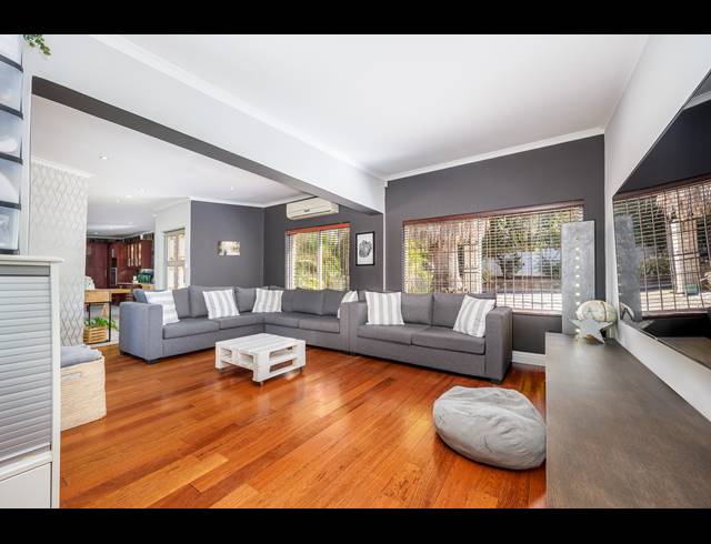 5 BEDROOM FREEHOLD FOR SALE IN VIERLANDEN